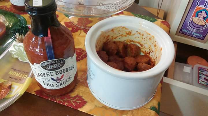 On the 4th day of Dec. Celtic Sisters presents to you <a href="/BrownwoodFarms/">Brownwood Farms</a> #MiMade BBQ Sauce ow.ly/Vm7ld