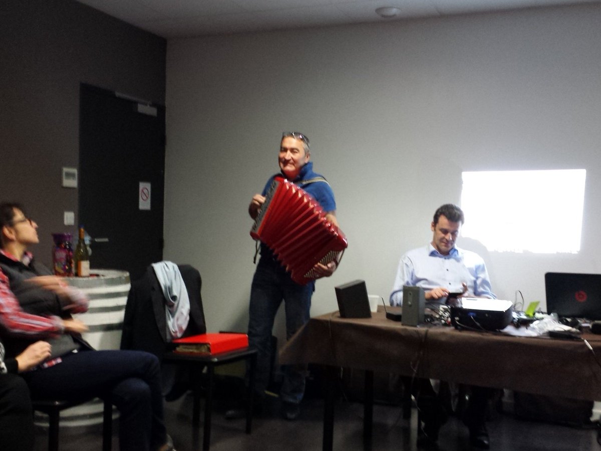 FrogetBertrand's tweet photo. Beau début de soirée de notre séminaire Vdr...pour bien débuter 2016, vive la convivialité.@cacentrest https://t.co/jIocw0e3xz