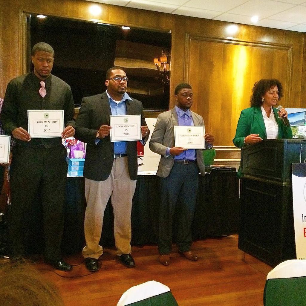 AndrewHumphrey's tweet photo. @reallife101scholarshipfund @trayvonmartinfoundation #RL101 | At #RealLife101 Annual Meet … https://t.co/P6CZ4ENCcb https://t.co/kPCfnuCOwP