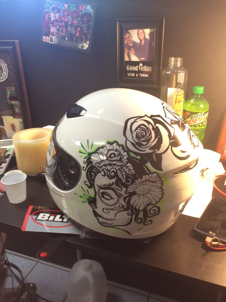 GoodFellasInkk's tweet photo. #Custom helmets for your bike #GoodFellas @BossApprovedInk https://t.co/8YBO6ByOVf