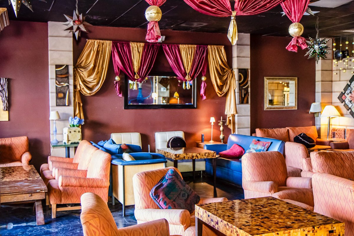 Hoookahmania's tweet photo. Watch this room fill up with #dancing , #music and more this #Friday ! Don't miss out. Join the #party ! #TGIF https://t.co/BExAnMxJaj