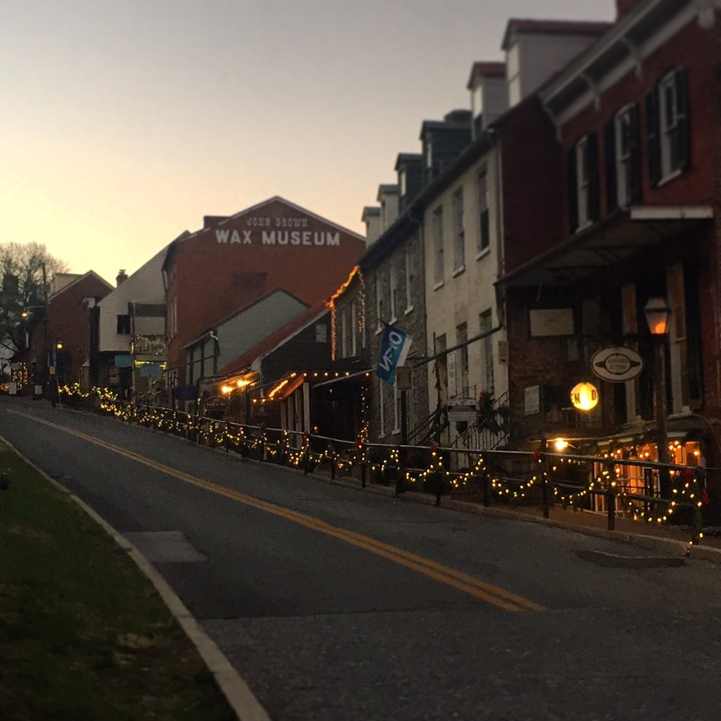 JeffCoWV's tweet photo. It's beginning to feel a lot like Christmas in #HarpersFerry! #JeffersonCountyWV https://t.co/6nG0sm5K9l