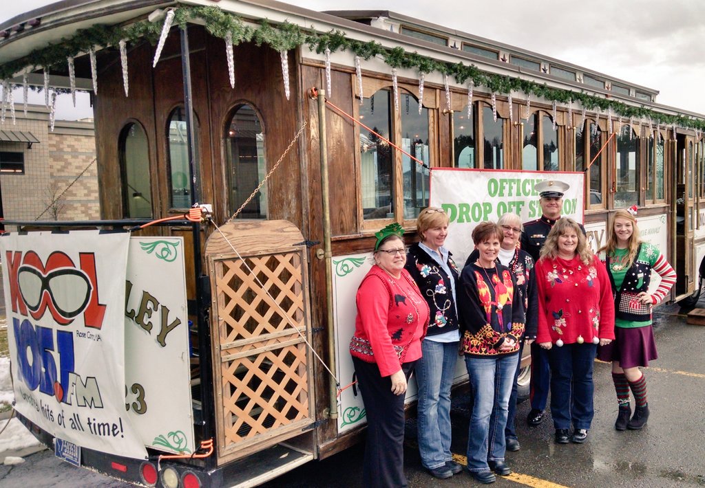 ParkSide_CU's tweet photo. @ToysForTots_USA Drop your donation any old time with these kool cats - 1300 Baker Ave, #Whitefish @WFChamber https://t.co/Udd40M2XF1