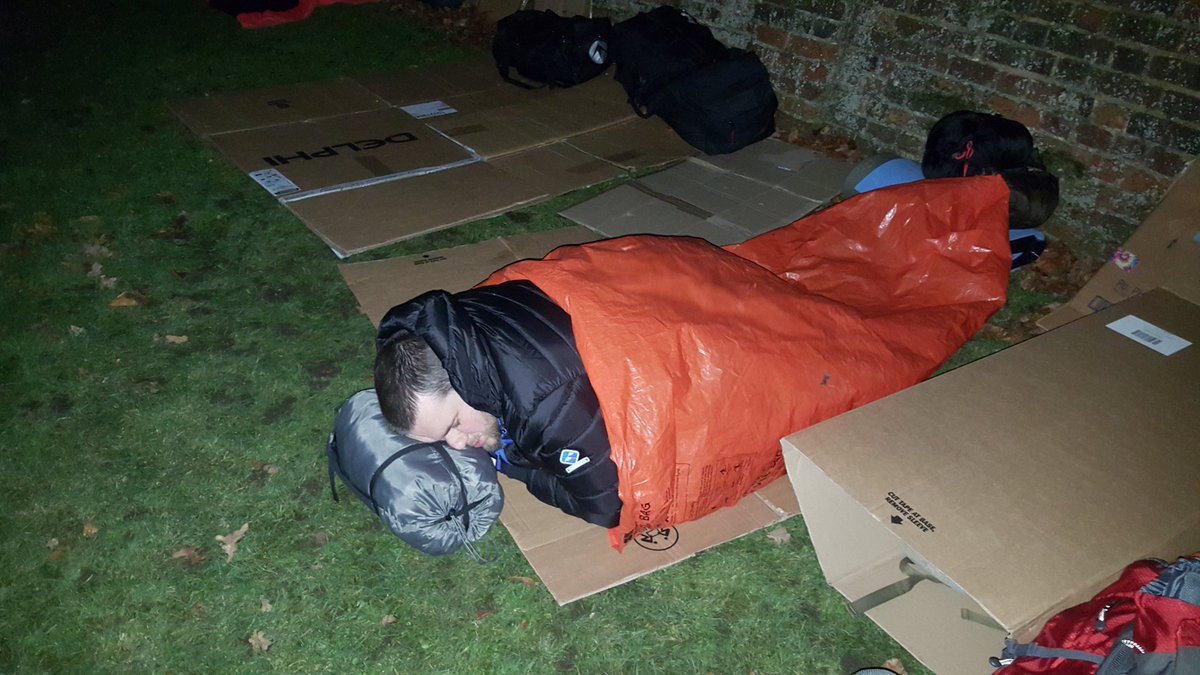 merander3000's tweet photo. @hyhnews @Midhertsscouts @CCHertsScouts mid herts scouts doing #StAlbansabbysleepout https://t.co/acGJWW2B9T
