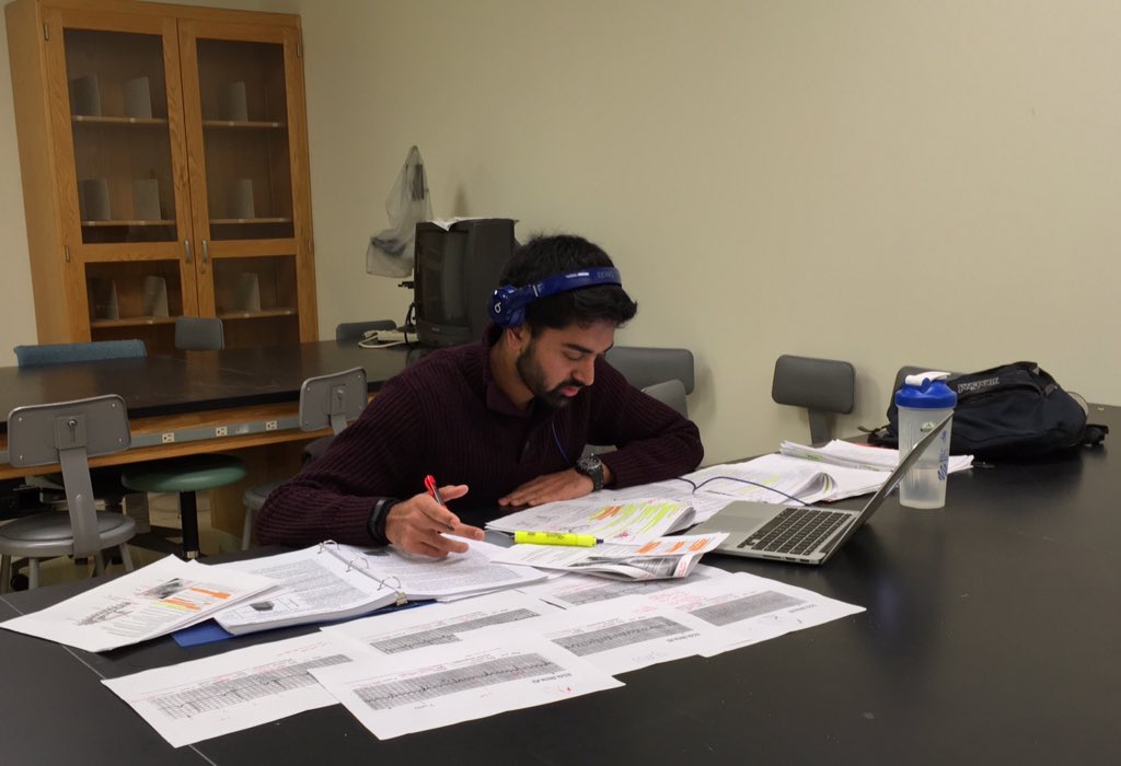 SabrinaLaBianca's tweet photo. Hours spent studying in medical school leads to good grades #positiveconsequences #PCORseek @SPHPCOR https://t.co/J83GAJmrjE