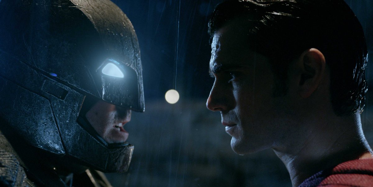 AcustikInforma's tweet photo. #NuncaEsTardePara ver debutar a Doomsday en el 3er tráiler de Batman v Superman https://t.co/nxR2LJlZFC https://t.co/FlPRcH8VuL