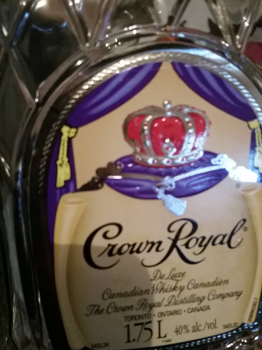 zoots16's tweet photo. @trapper_jay thanks for my invite. #wearthecrown https://t.co/7rivJ089QF