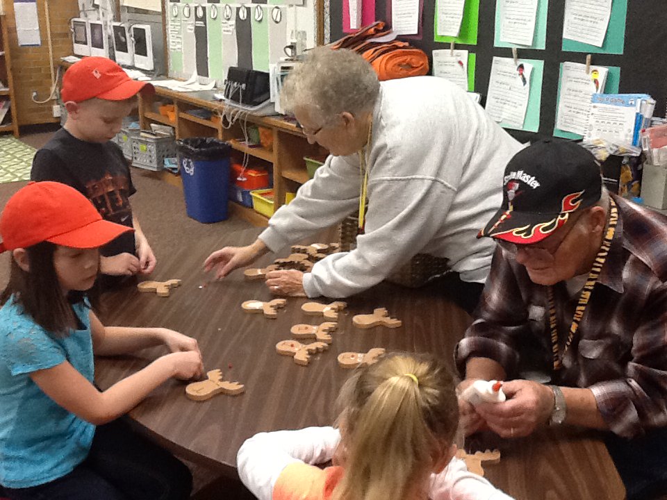prb_2nd's tweet photo. #WeLoveVolunteers#GrandparentsRock https://t.co/hAv886EhgN