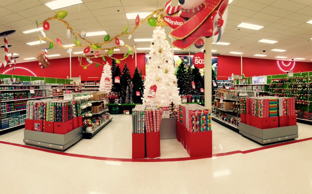 MandyGPerry's tweet photo. Merry Christmas! Ready for the weekend!🎄 #urgetopurge #wrappingpaperfordays @SRothenburg @mz_kerri_suda @ktmhill01 https://t.co/VonKYXPLPa
