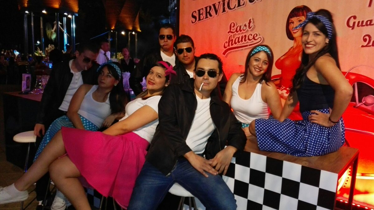 jdtangarife's tweet photo. #retrofridaynight https://t.co/xAdJEkSVhU