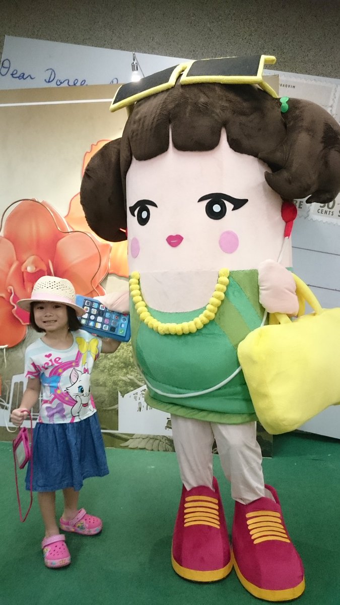 MFBreakLast's tweet image. Hannah with #Hushhushhannah at Botanic Gardens station #DowntownLine2openhouse
