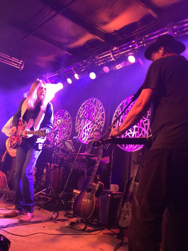 BestBadParent's tweet photo. @TheWoodBrothers @JerryDouglas SON!!!!!!!! https://t.co/wwi49SbJ66