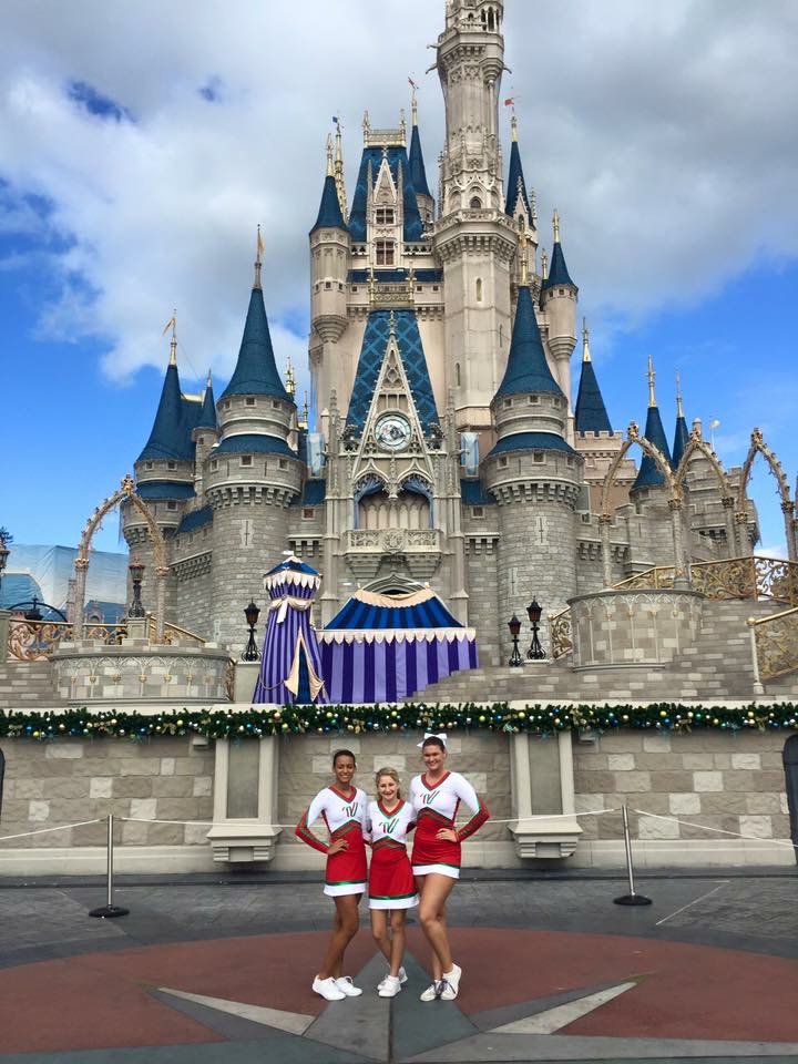 bchstigers's tweet photo. Very proud to have @BreckCheer squad members representing BCHS at the Christmas parade at Disney! https://t.co/oh7jGAQstm