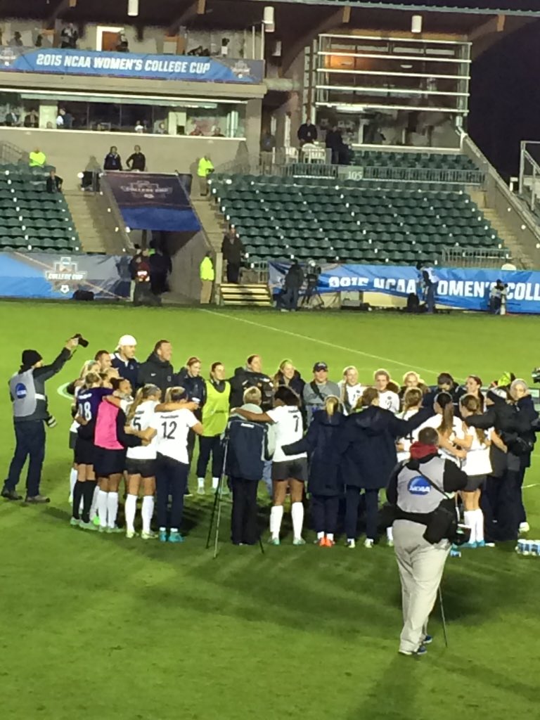 mikawillis14's tweet photo. PSU in the the finals!!!!! #WCollegeCup #PennStateWSOC https://t.co/6afpAyYZe4