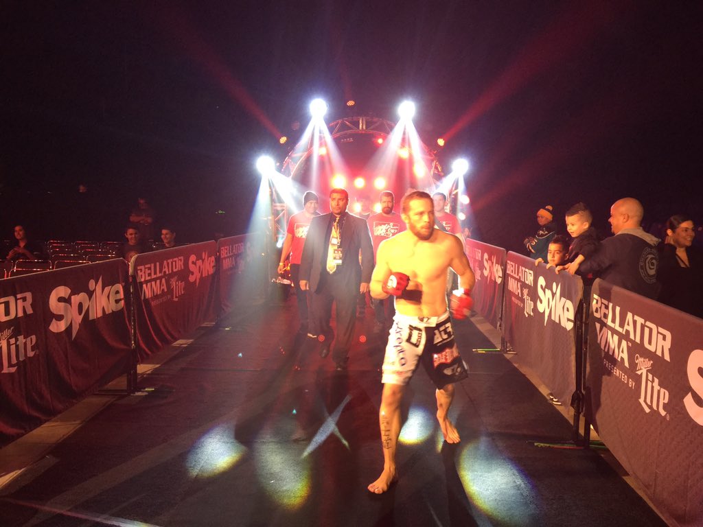BellatorMMA's tweet photo. The prelims start...NOW! https://t.co/3efAG5Thge https://t.co/UwQynn8KtX