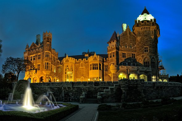 blogTO's tweet photo. Inside the new escape room game at Casa Loma https://t.co/VzeBeJyfMy https://t.co/Ac86Ma3rc5