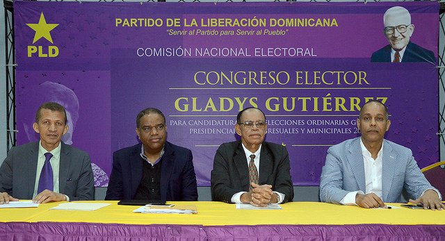VanguardiaRD's tweet photo. #MultimediaPLD: Asamblea con los enlaces de municipales y provinciales 4-12-2015.
https://t.co/16Xut7vYQL https://t.co/YDC5pxPR9M