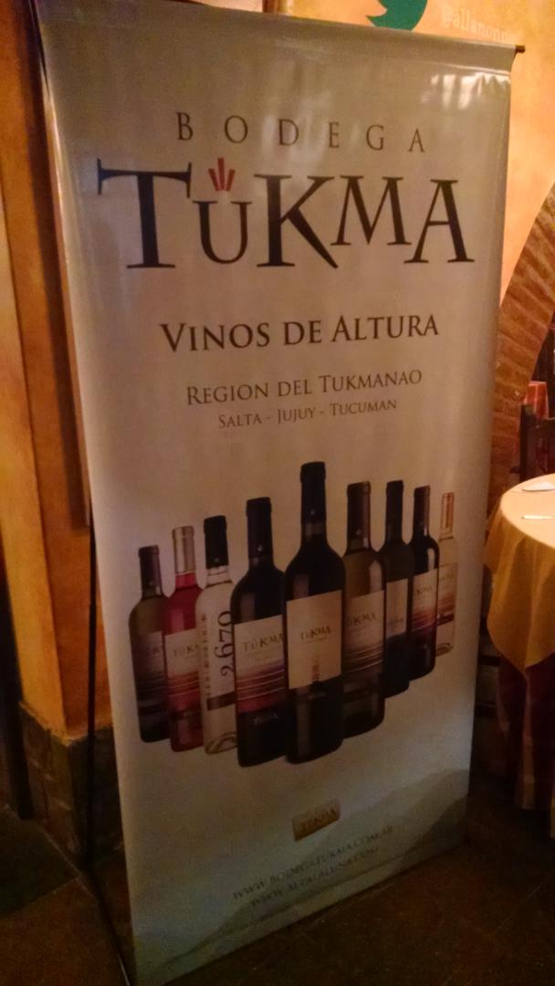 Leo_somm's tweet photo. Por comenzar la noche a pesar de la lluvia en @AllaNonna con @BodegaTukma https://t.co/VhfSJ1CNAx
