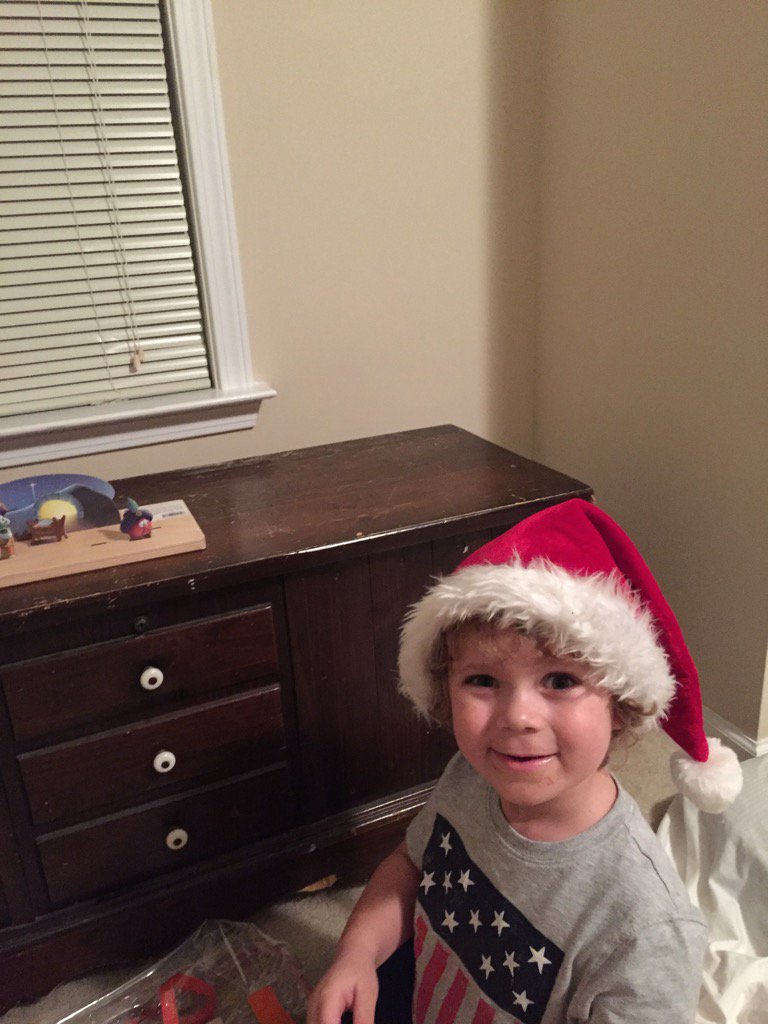 edille1's tweet photo. We had to put our Christmas hats on to go upstairs and play. https://t.co/mGqihI8kxV