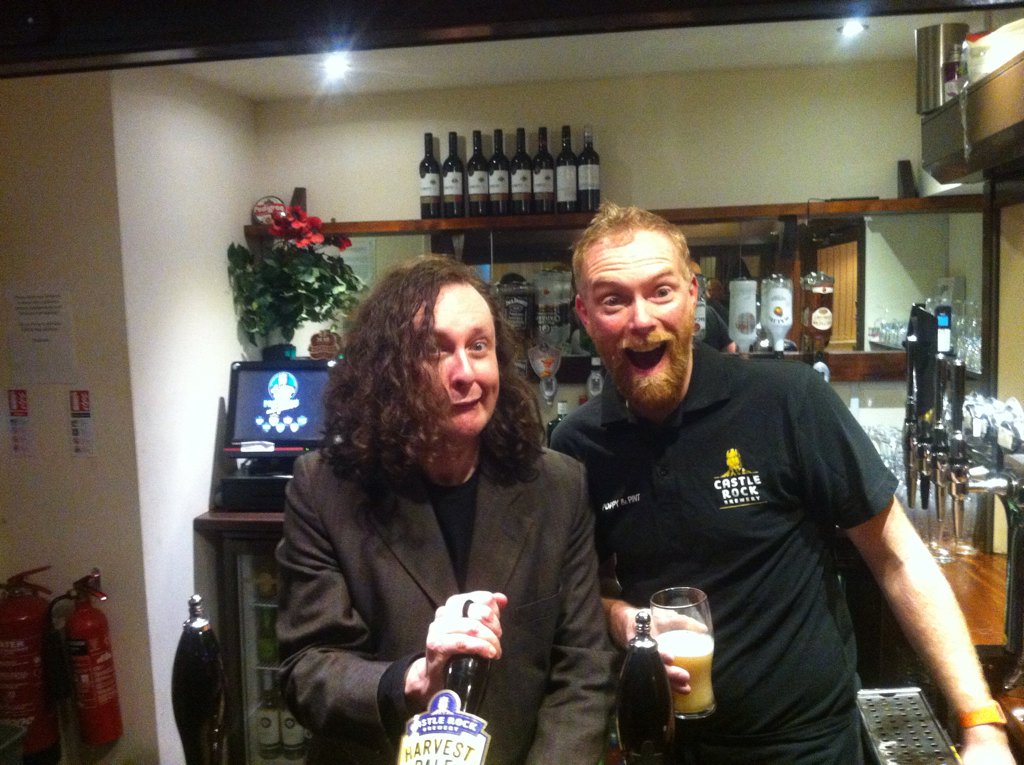 PoppyandPint's tweet photo. Thanks @mileshuntTWS for a brilliant night! @trap6events @come2whereiam @chrisforman #WonderStuff https://t.co/VdLuxRtpGy
