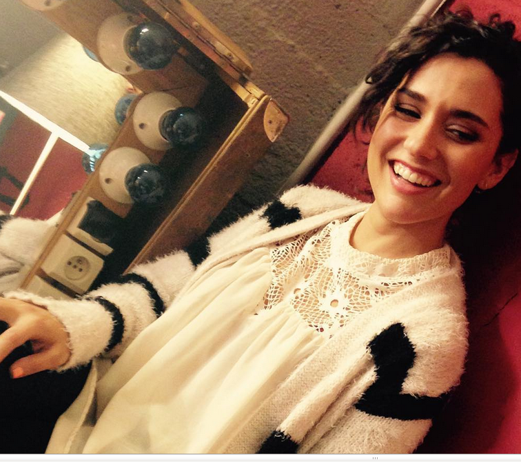 allavoyxrp's tweet photo. Por siempre y para siempre hoy hago la promesa de ser: #Albanatica. @AlbaRicoNavarro. https://t.co/8mUMWeLKvX