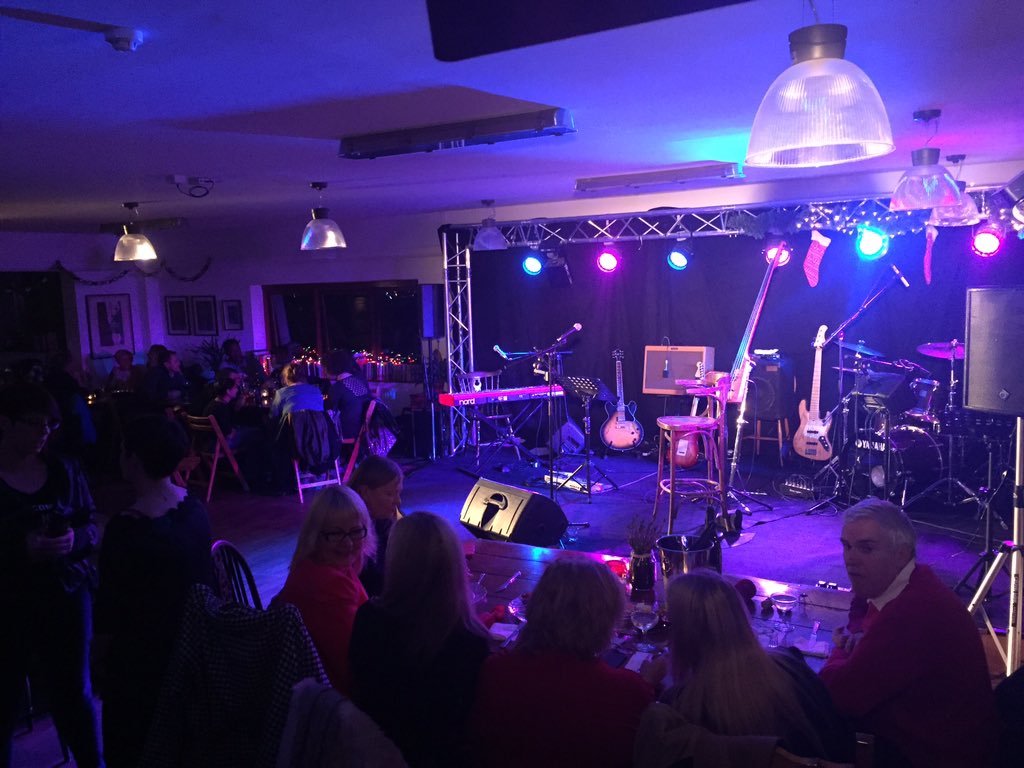 PaperMoonLive's tweet image. An awesome night tonight at the Paper moon xmas special. Packed house!