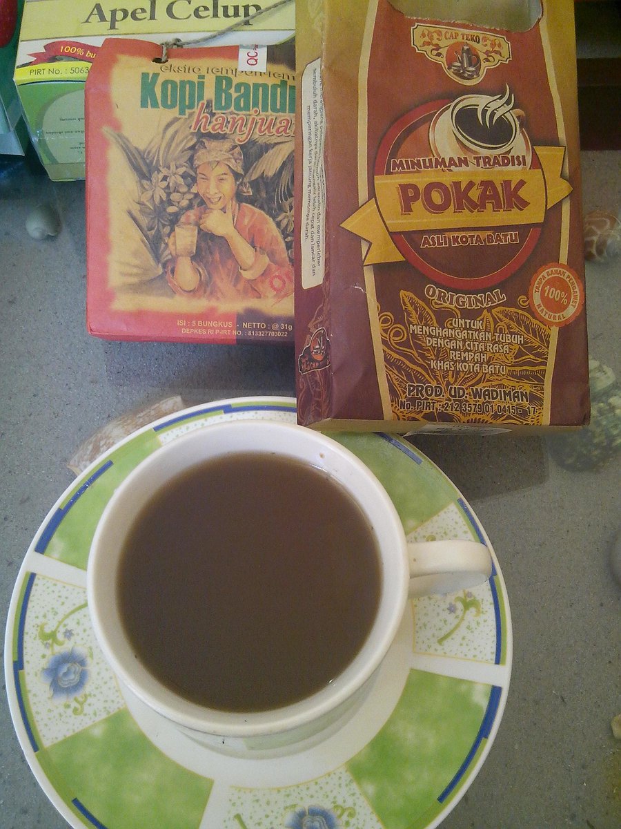 gantijateng's tweet photo. Dpt kiriman kopi PoKak dan bandrek khas kota Batu Surabaya. Buat ngopi di sawah besuk sambil nebar benih :D https://t.co/kWcJLi58XO