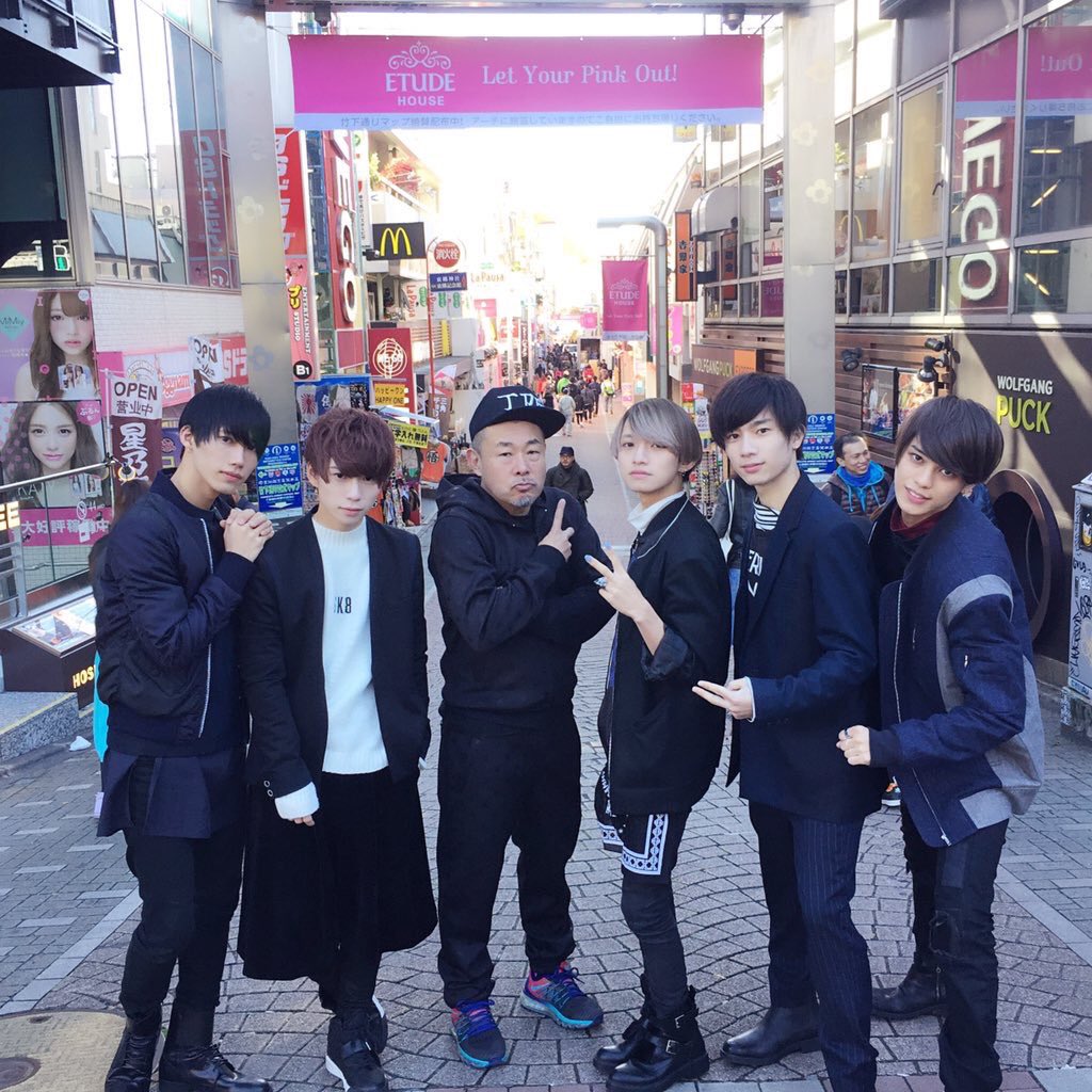 _toman_iro's tweet photo. 朝からヨネさんとの撮影終えて次はレッスン💃🏻💃🏻💃🏻 今日めちゃくちゃ寒い〜。ブルブル🤒 https://t.co/HSMPBwAupp