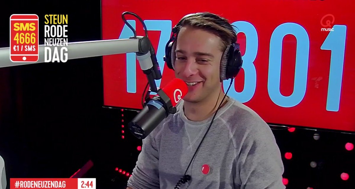 PascalDeBacker's tweet photo. Nog tot 06:00u @sam_debruyn & @HeidiVanTielen met #40uurRodeNeuzenRadio @Qmusic_BE tbv @rodeneuzendag #SMS4666 https://t.co/CnZbglwF7k