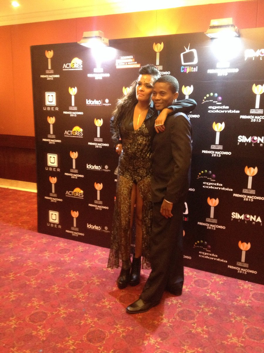 CineVistaBlog's tweet photo. Cristian Advíncula a su llegada a la gala. Nominado a Mejor Actor. Foto cortesía: @AcademiaColCine #PremiosMacondo https://t.co/Q9WFZD6mSC