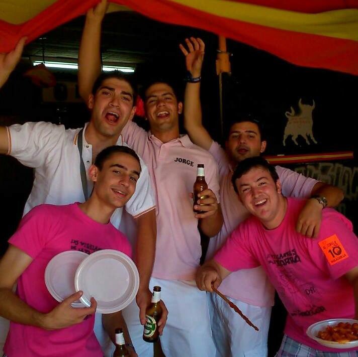 alvalitro's tweet photo. Momentos únicos donde la diversión, el jolgorio y la cerveza fría no pueden faltas @LVDLB1 https://t.co/gvfn5oLa0Z