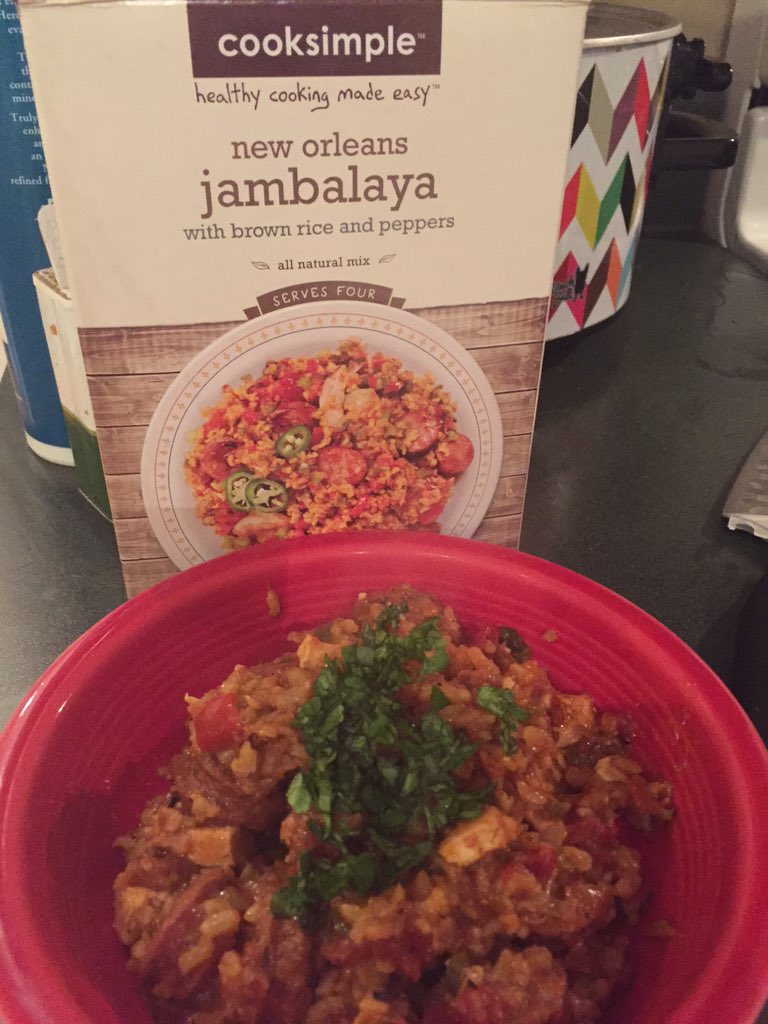 sarahtylermoore's tweet photo. Another @cooksimplemeals win tonight! Stoked to find this @FoodLion. #glutenfree #cilantroaddict https://t.co/cXtVgcbB4u