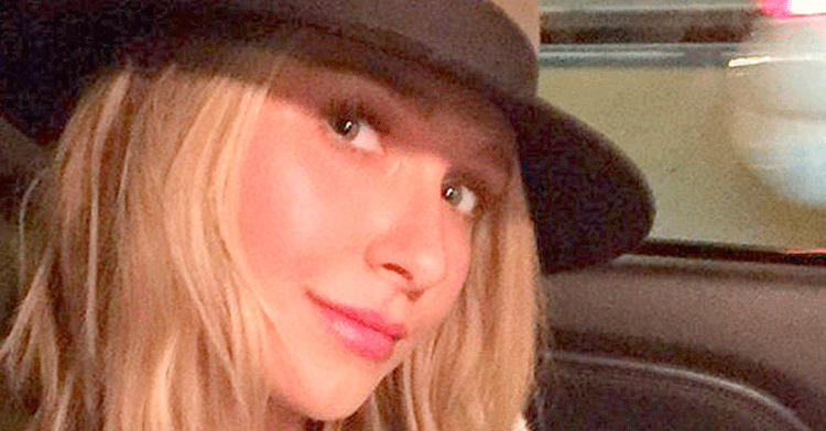 people's tweet photo. Hayden Panettiere chopped off her hair β and is feeling like a brand new woman! https://t.co/1G9D81zIjF https://t.co/JRrL110xJS