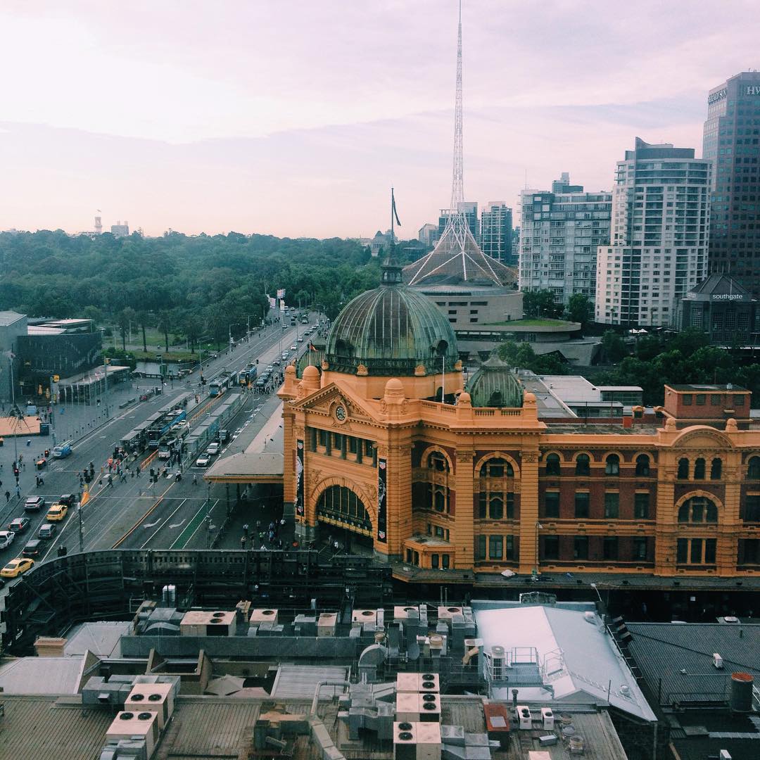 BranwellTravers's tweet photo. Spectacular view of Melbourne from above. #Melbourne #FlindersStreet #FedSquare https://t.co/i7eSg6ZnM7
