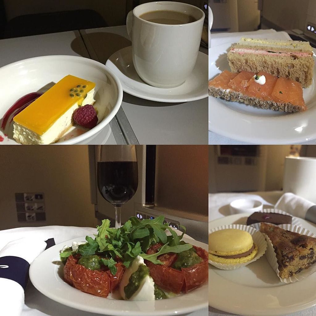 DeltaBravo33's tweet image. Instagram : by bloggertraveling - #ba179 #b777 #clubworld #britishairways coffee and a ton of food to stay awake fl…