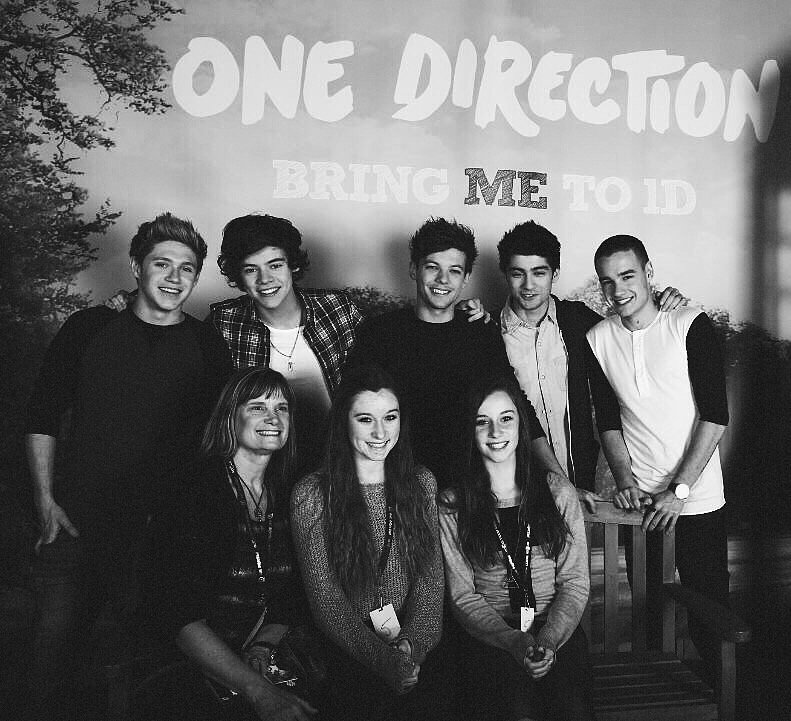 islandxharry's tweet photo. #bm21d #bringmeto1d 3 years 😭😭🙏🏼 https://t.co/eyZoCFADd3