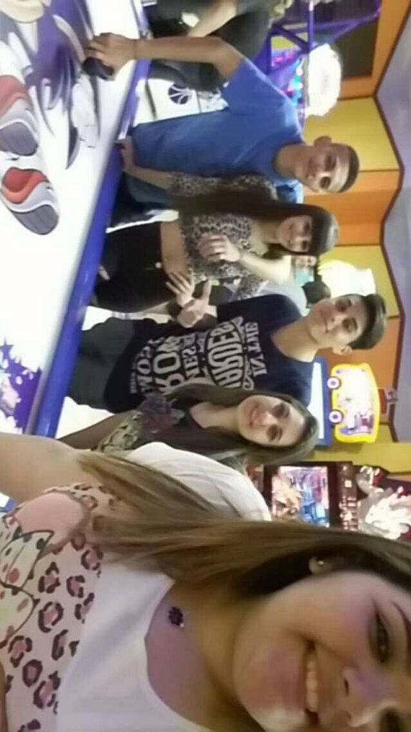 XimenaDecima's tweet photo. Lindisima noche con ellos,  los amo💕💝💘 https://t.co/fnsnjjvABd