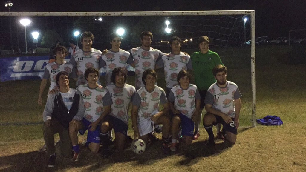 larosadera's tweet photo. Linda fotela antes de clasificar oficialmente a la de oro!2-1 vs @laheladera goles de lobo y la liebre(Buysan y ham) https://t.co/oPm5CCLEPn