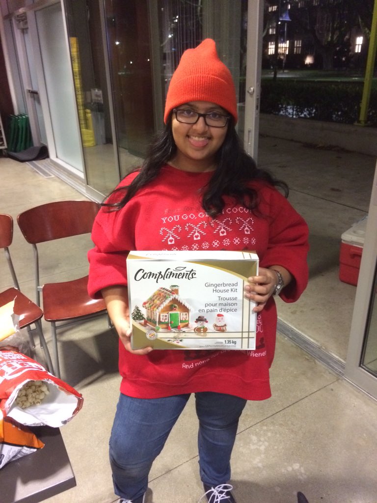POITS_Sauder's tweet photo. Come get your Gingerbread houses! There's four, first come first served! (Ameera not included) #POITS https://t.co/cEva2v0I8H