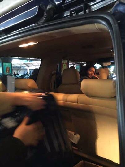 [PIC][05-12-2015]YoonA khởi hành đi Trung Quốc để tham dự "2016 iQiYi Concert 'ALL-STAR CARNIVAL'" vào sáng nay CVbppMuUkAAe-pe