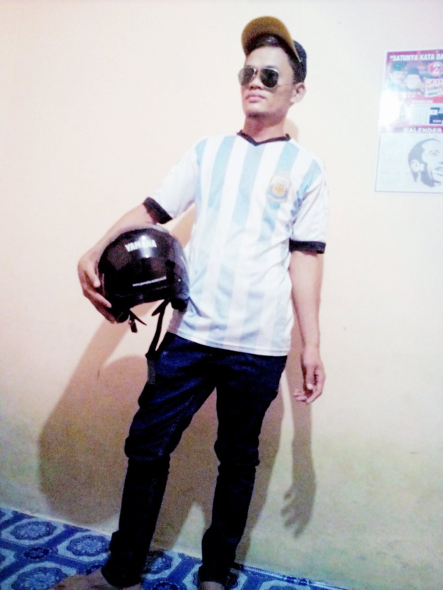 giattr tweet picture