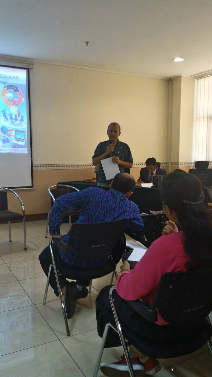 2015IEE's tweet photo. [LIVE REPORT] 

Kajian ketiga dari Kementerian Tenaga Kerja dan Transmigrasi RI, dr. Muchtar Aziz https://t.co/YZhxIvtDqp