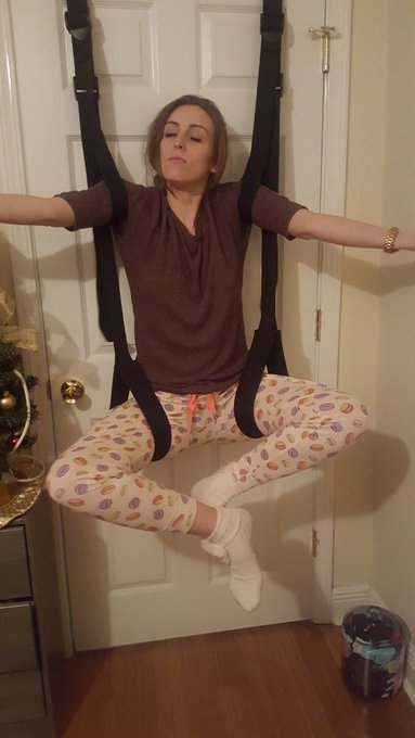 Getting zen in my new swing lol. Maybe it will make an appearance on cam soon.... #findmycenter 😜 https://t<a href="/tag/findmycenter"class="tags"><span>#findmycenter</span></a>