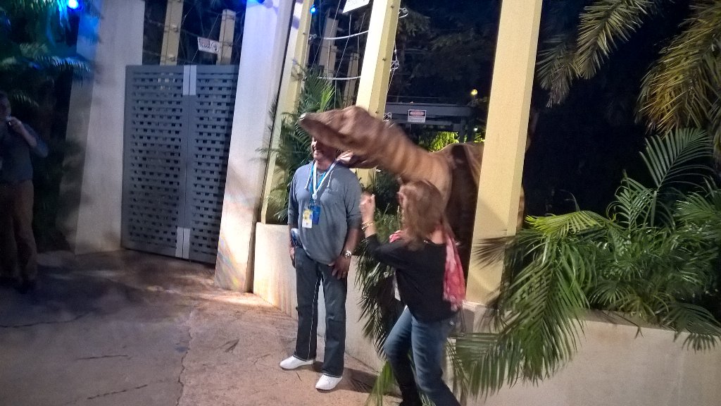 DApp6's tweet photo. Janice protecting her knight! Awesome way to invest a few hours. Blessed to call them freinds https://t.co/a6fH4Dm8rM
