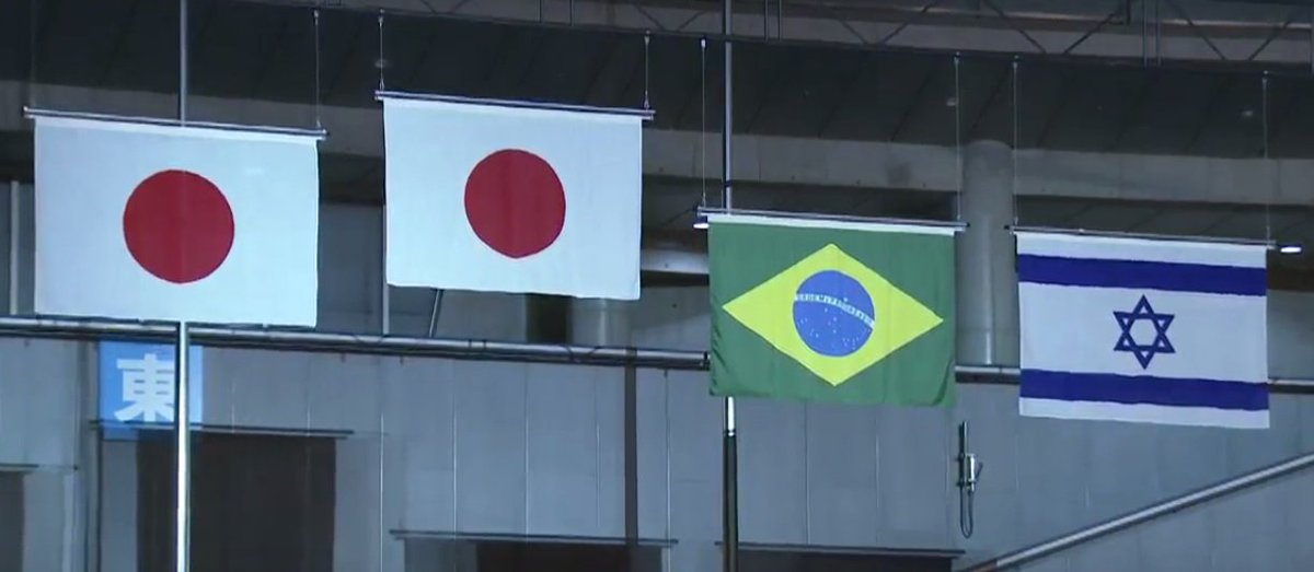 BRASIL NO PÓDIO COM <a href="/MahPortela/">Maria</a> ! Quem vibrou MUITO com a Raçudinha dos Pampas vai dar RT! #JudoTokyo2015