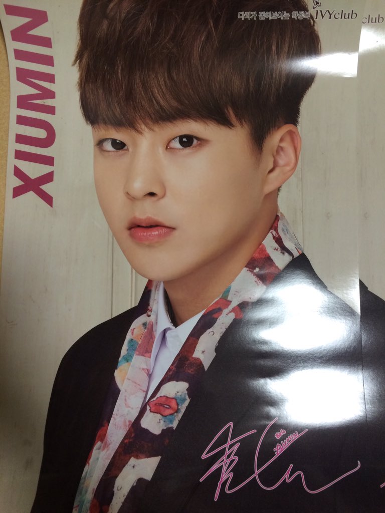 0412_O412's tweet photo. 개인포스터는 백현이랑 시우민 온듯! https://t.co/IeagxWHT4o