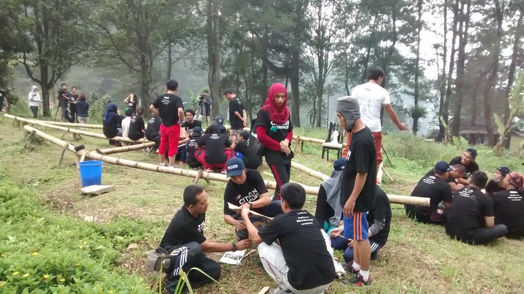 LagiliburCom's tweet image. Fun games kali ini, bikin bangunan yg bs nahan telor jatuh agar tdk pecah! Live! @netmediatama @NET_CJ #NETCJCAMP