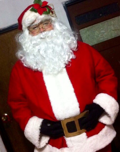 LasBotargas's tweet photo. Preparando a Santa Claus para las próximas fiestas 😊🎅🏼☃❄️🍾🎆🕯🎉💞🔔 #Navidad2015 #botargas #FelizNavidad https://t.co/54QWwr2AEH