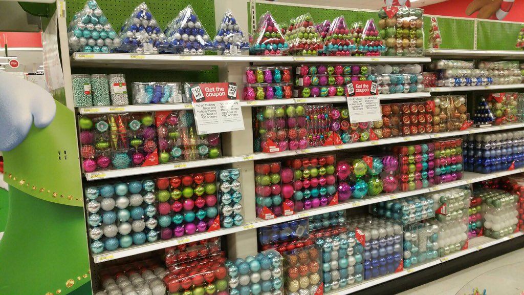 JohnelleHiggins's tweet photo. Need a little more holiday cheer for your home? ☃ #flexandfull #goldenhandbasket #d222swag @iamklh_ https://t.co/3ZOBNaEwKV