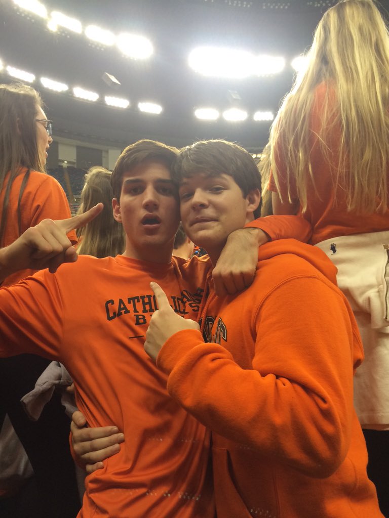 ROOAAAADTRIPPPP's tweet photo. WE ARE THE CHAMPIONS https://t.co/N82uU6CxRz